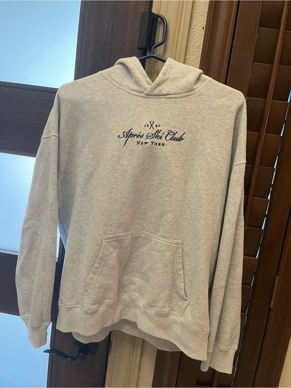 Hollister Light Gray Aprés Ski Club Hoodie